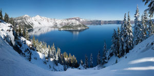 640px-crater_lake_winter_pano2